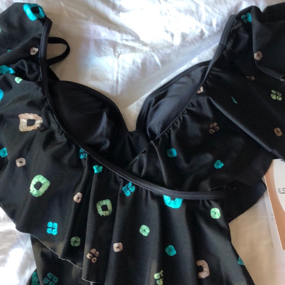 Coco Reef Coralie Frill One Piece - Picture 5 of 8